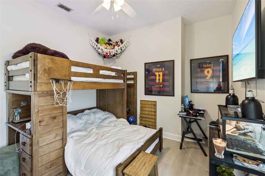 For Sale: $570,000 (4 beds, 3 baths, 2416 Square Feet)