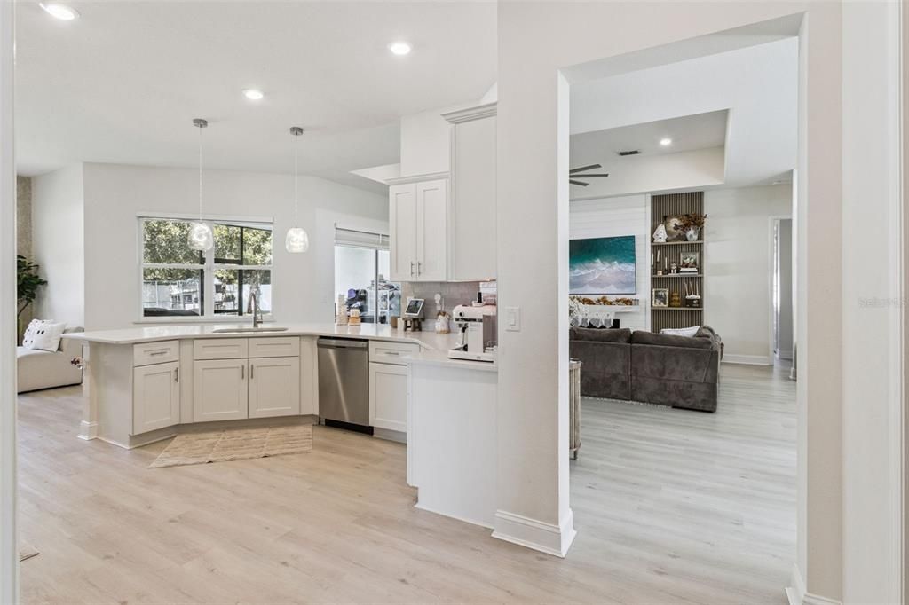 For Sale: $570,000 (4 beds, 3 baths, 2416 Square Feet)