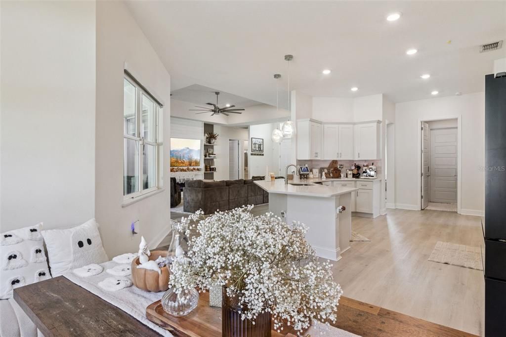 For Sale: $570,000 (4 beds, 3 baths, 2416 Square Feet)