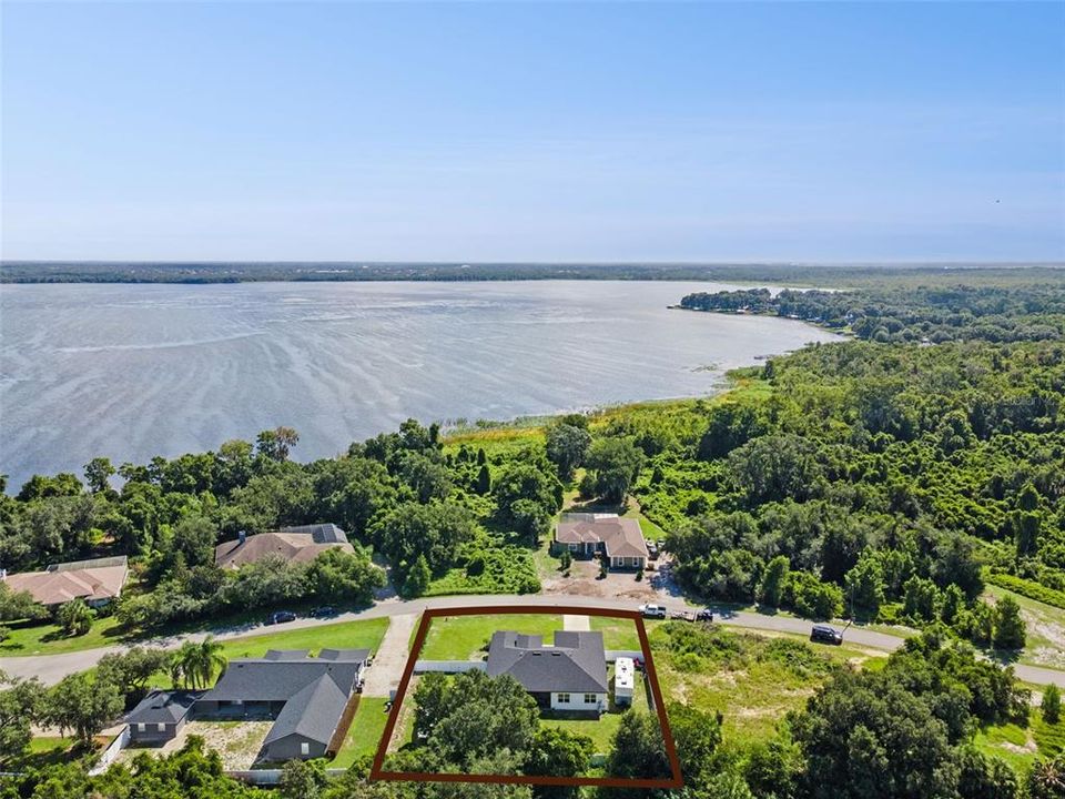 For Sale: $570,000 (4 beds, 3 baths, 2416 Square Feet)