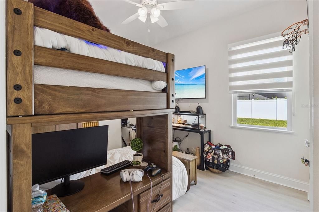 For Sale: $570,000 (4 beds, 3 baths, 2416 Square Feet)