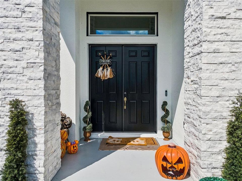 For Sale: $570,000 (4 beds, 3 baths, 2416 Square Feet)