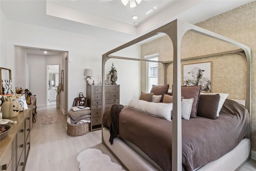 For Sale: $570,000 (4 beds, 3 baths, 2416 Square Feet)