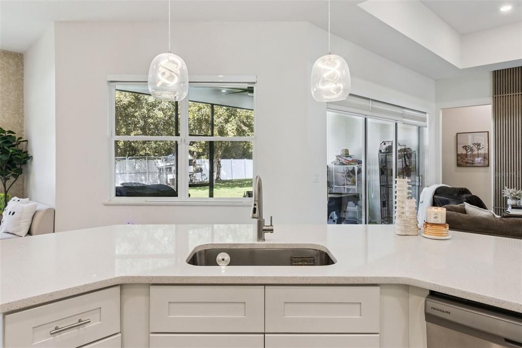 For Sale: $570,000 (4 beds, 3 baths, 2416 Square Feet)
