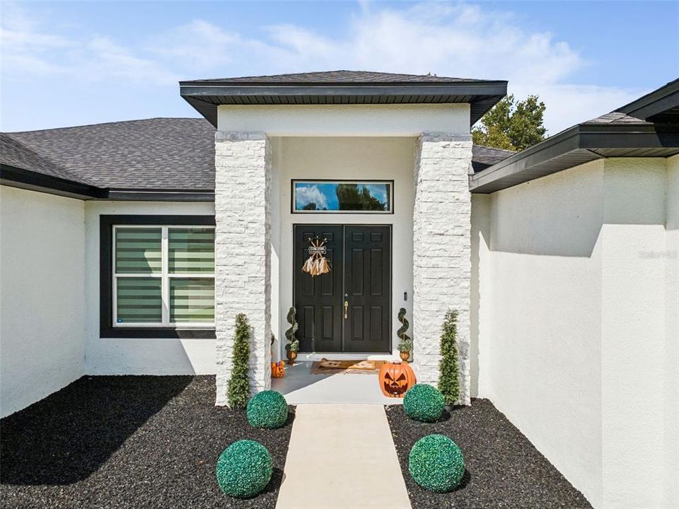 For Sale: $570,000 (4 beds, 3 baths, 2416 Square Feet)