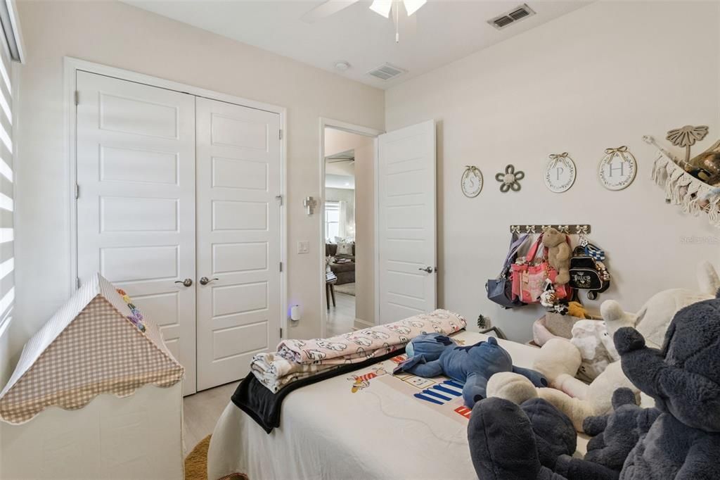 For Sale: $570,000 (4 beds, 3 baths, 2416 Square Feet)