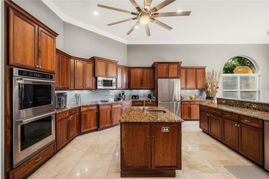 En Venta: $1,500,000 (5 camas, 3 baños, 4924 Pies cuadrados)