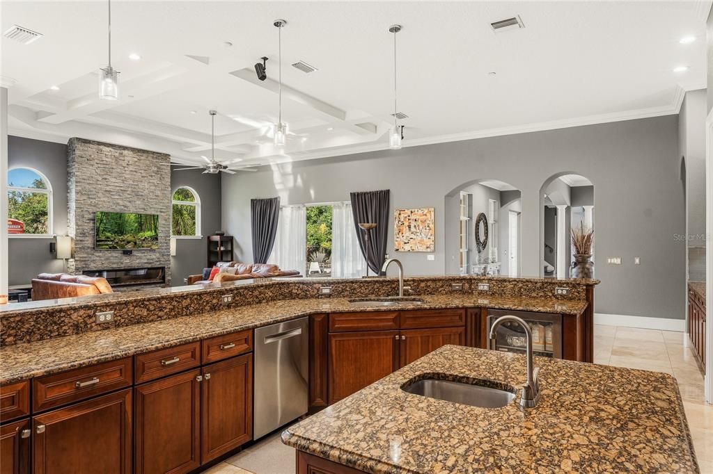 En Venta: $1,500,000 (5 camas, 3 baños, 4924 Pies cuadrados)