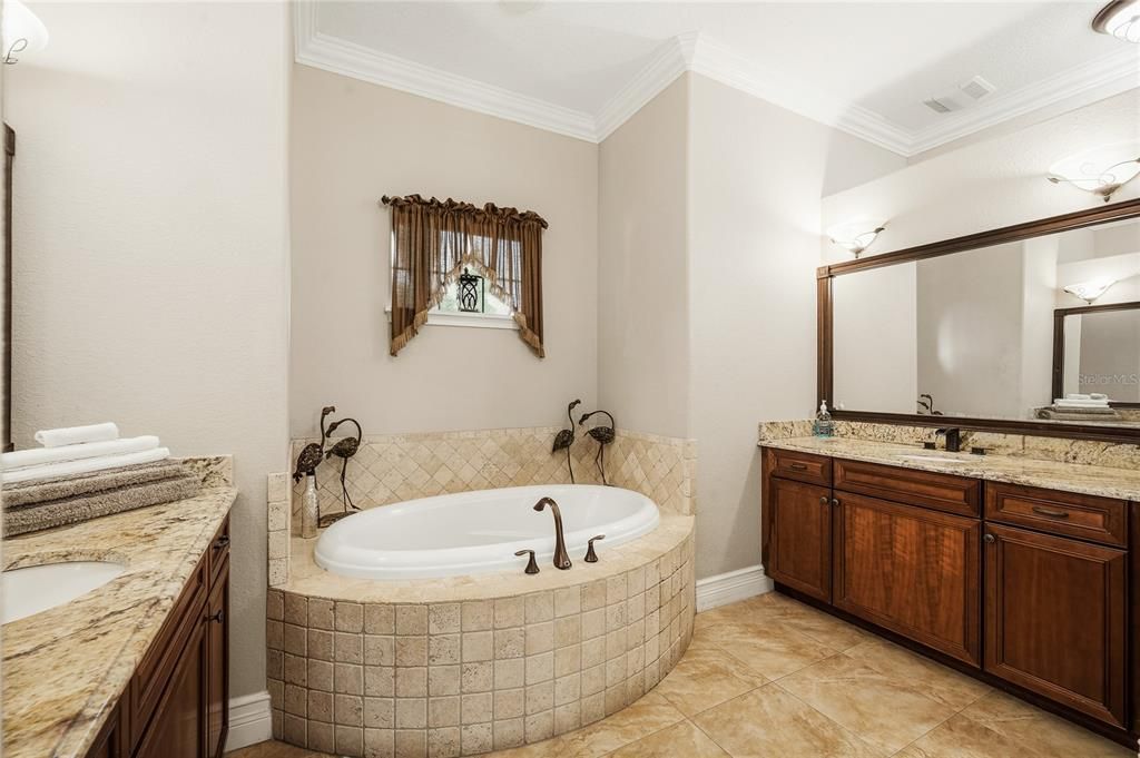 En Venta: $1,500,000 (5 camas, 3 baños, 4924 Pies cuadrados)