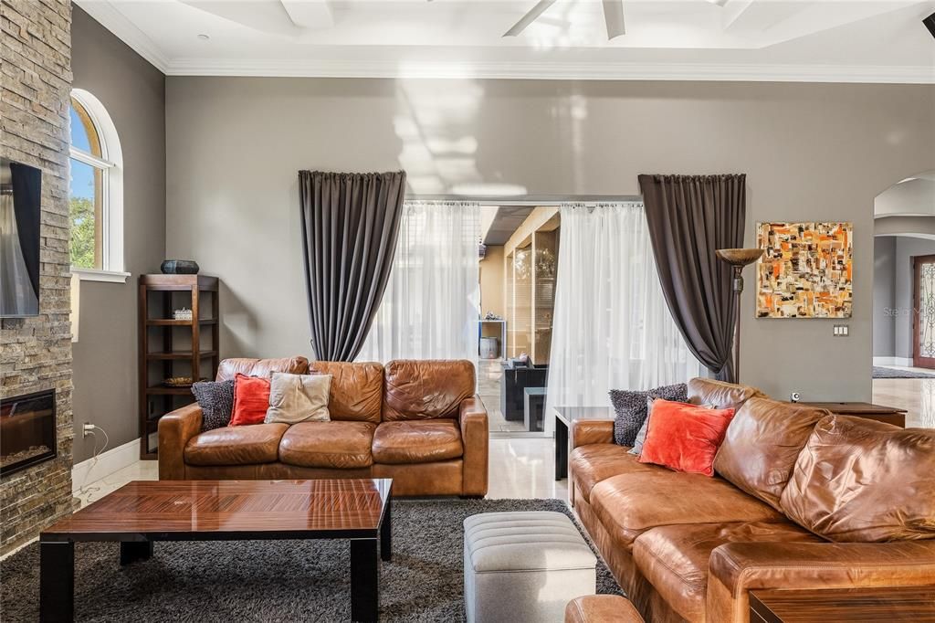 En Venta: $1,500,000 (5 camas, 3 baños, 4924 Pies cuadrados)