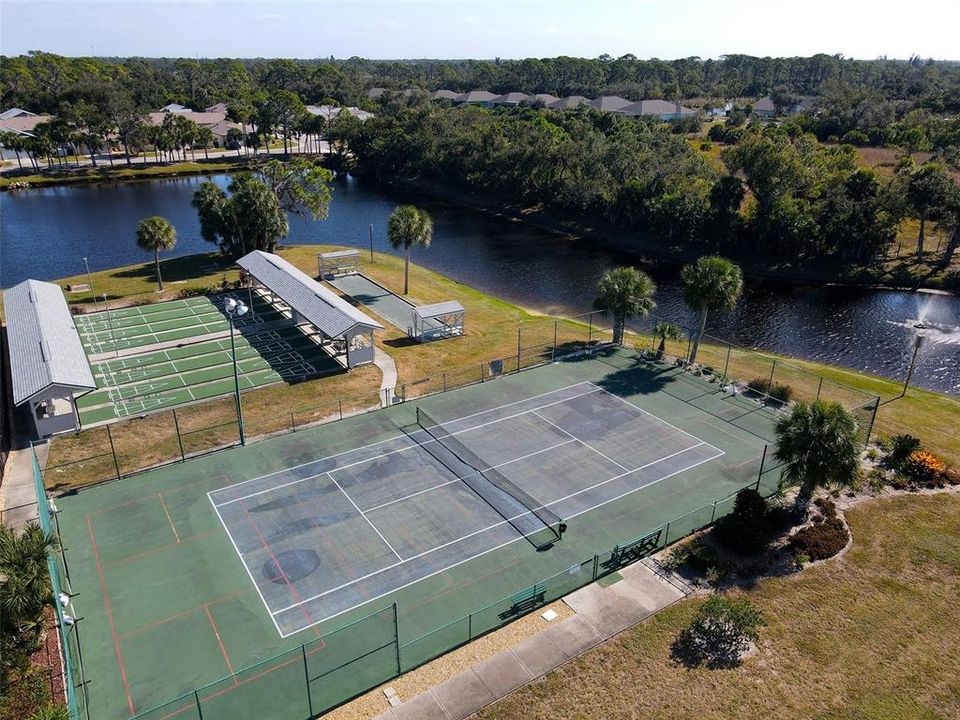For Sale: $239,000 (2 beds, 2 baths, 1384 Square Feet)