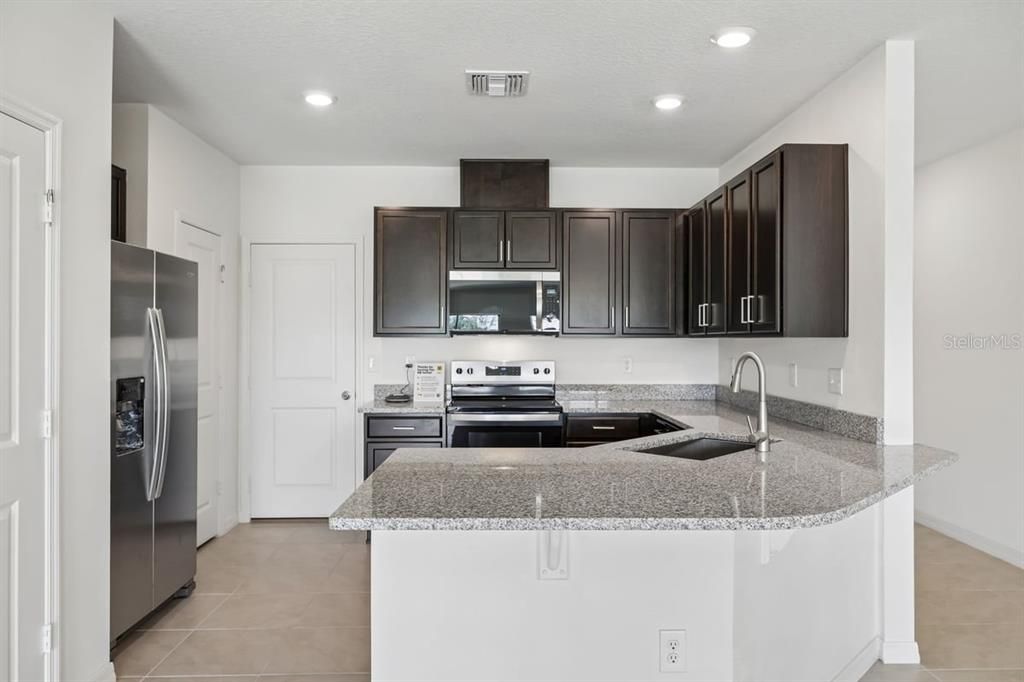 For Sale: $225,320 (3 beds, 2 baths, 1557 Square Feet)