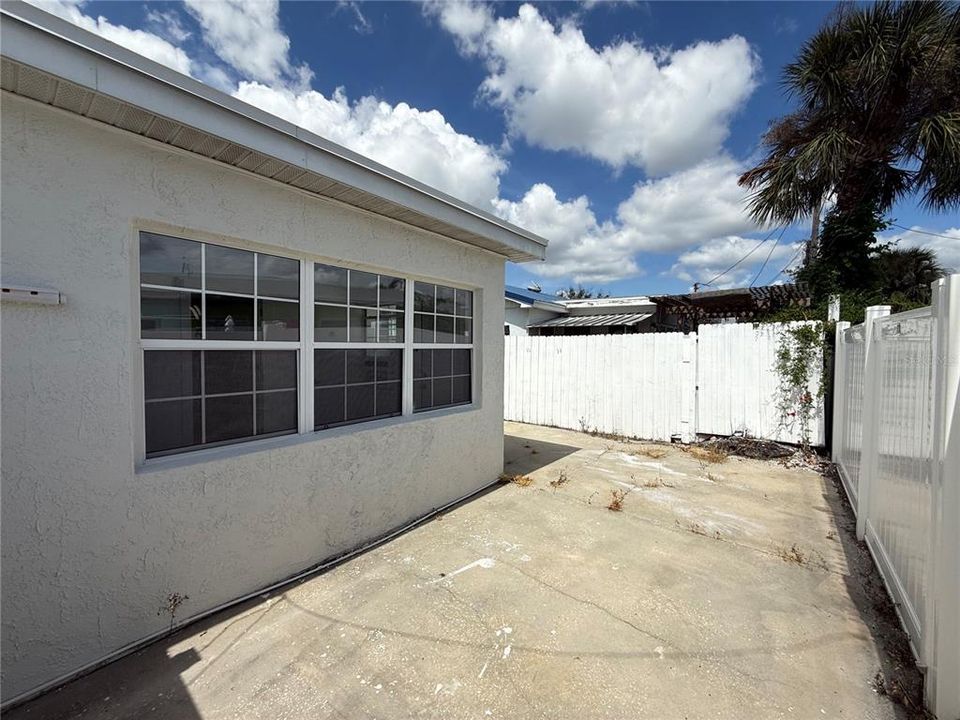 For Rent: $2,000 (1 beds, 1 baths, 646 Square Feet)