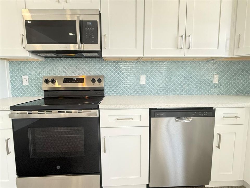 For Rent: $2,000 (1 beds, 1 baths, 646 Square Feet)