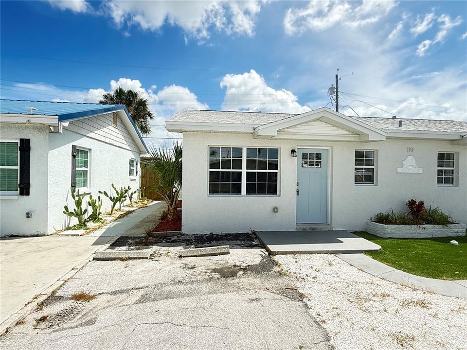 For Rent: $2,000 (1 beds, 1 baths, 646 Square Feet)