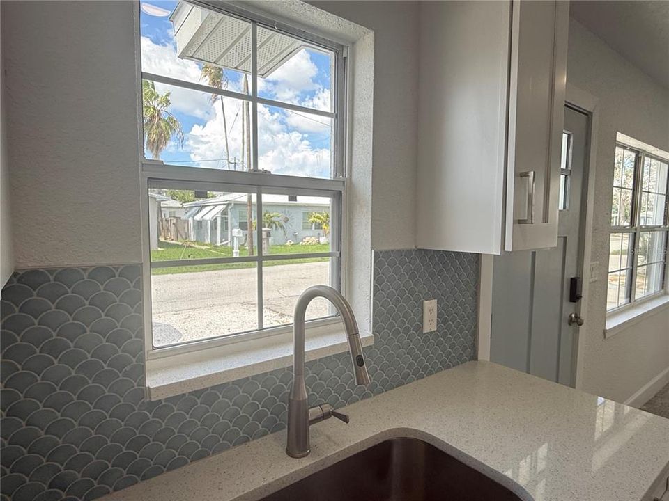 For Rent: $2,000 (1 beds, 1 baths, 646 Square Feet)