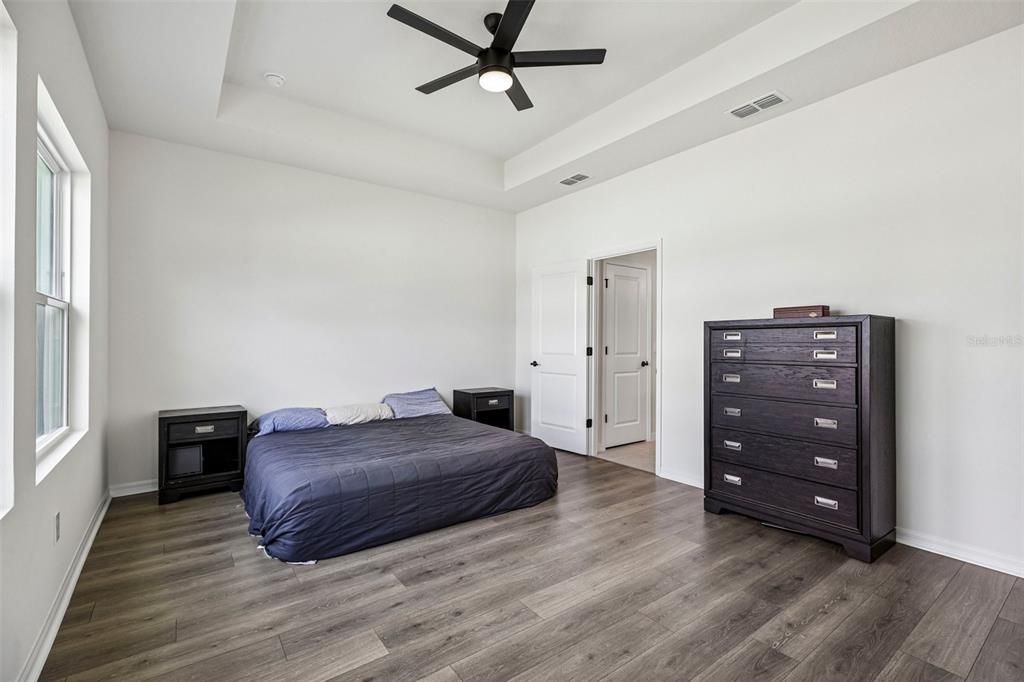 En Venta: $490,000 (4 camas, 3 baños, 2825 Pies cuadrados)