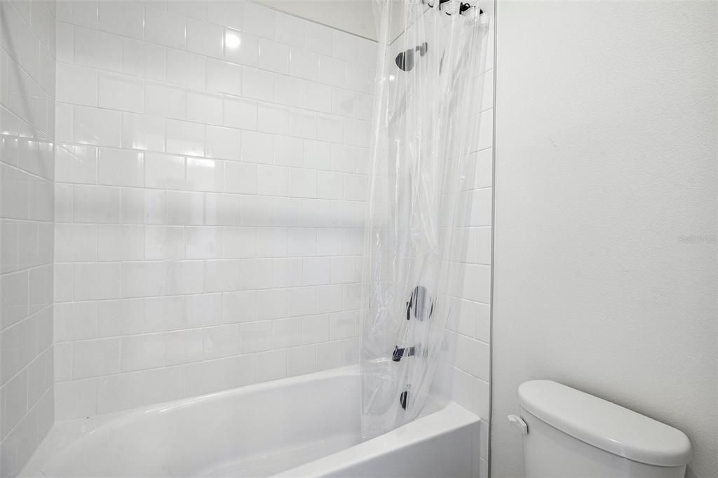 En Venta: $490,000 (4 camas, 3 baños, 2825 Pies cuadrados)