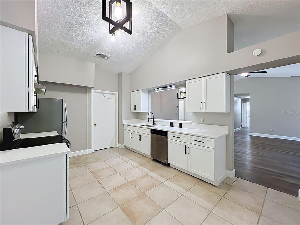 For Sale: $359,900 (3 beds, 2 baths, 1340 Square Feet)