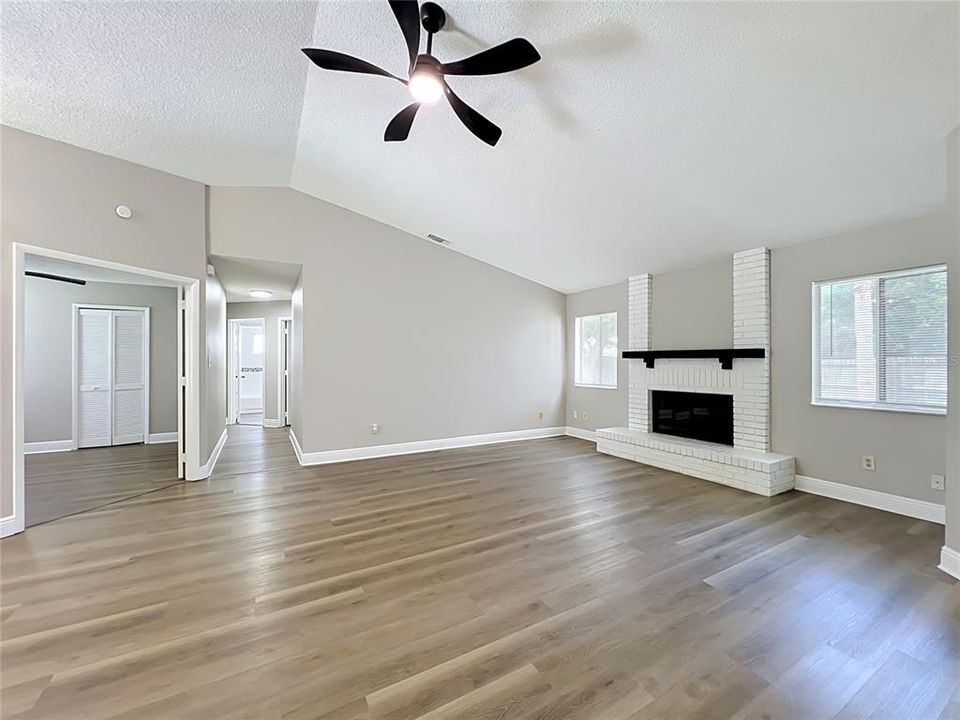 For Sale: $359,900 (3 beds, 2 baths, 1340 Square Feet)