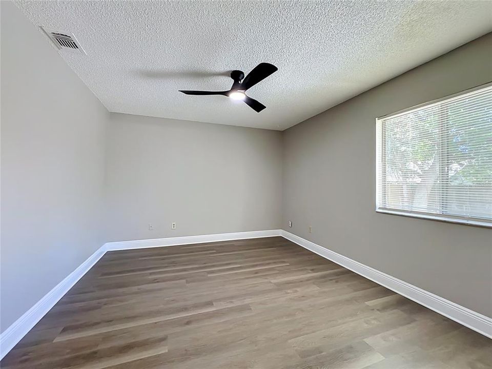 For Sale: $359,900 (3 beds, 2 baths, 1340 Square Feet)
