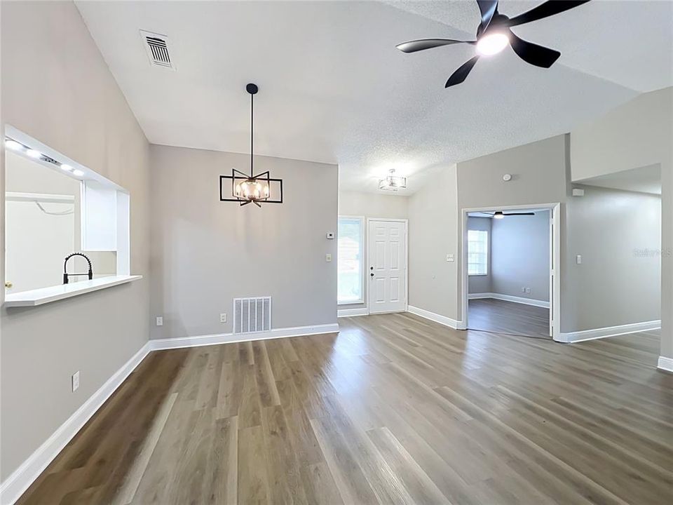 For Sale: $359,900 (3 beds, 2 baths, 1340 Square Feet)
