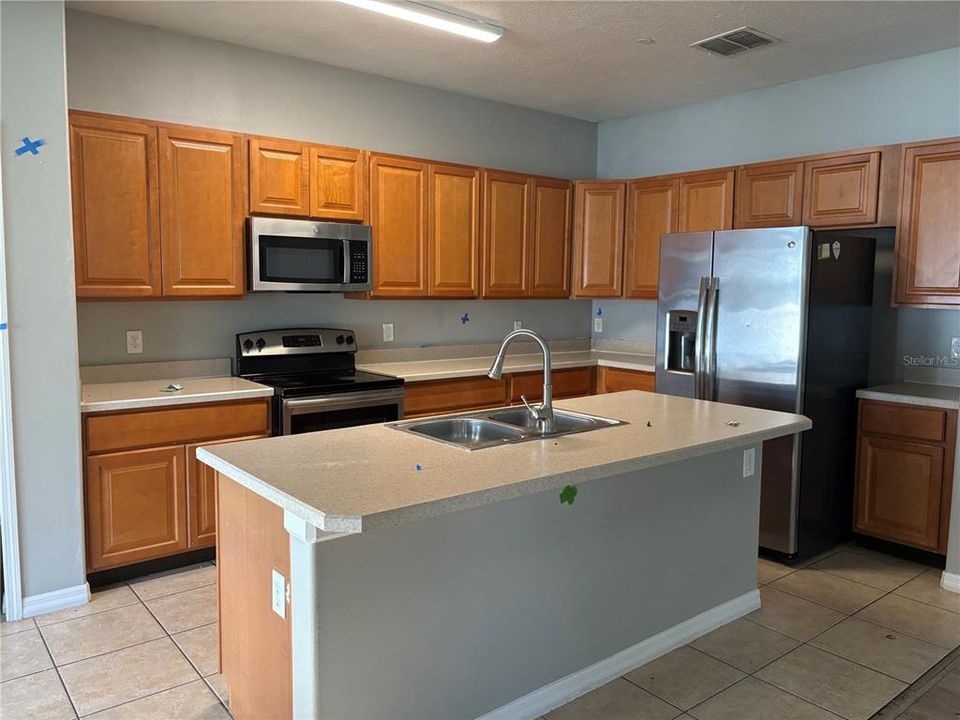 En Venta: $319,900 (5 camas, 3 baños, 2256 Pies cuadrados)