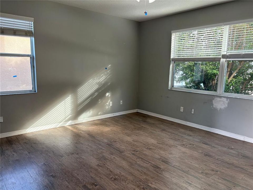 En Venta: $319,900 (5 camas, 3 baños, 2256 Pies cuadrados)