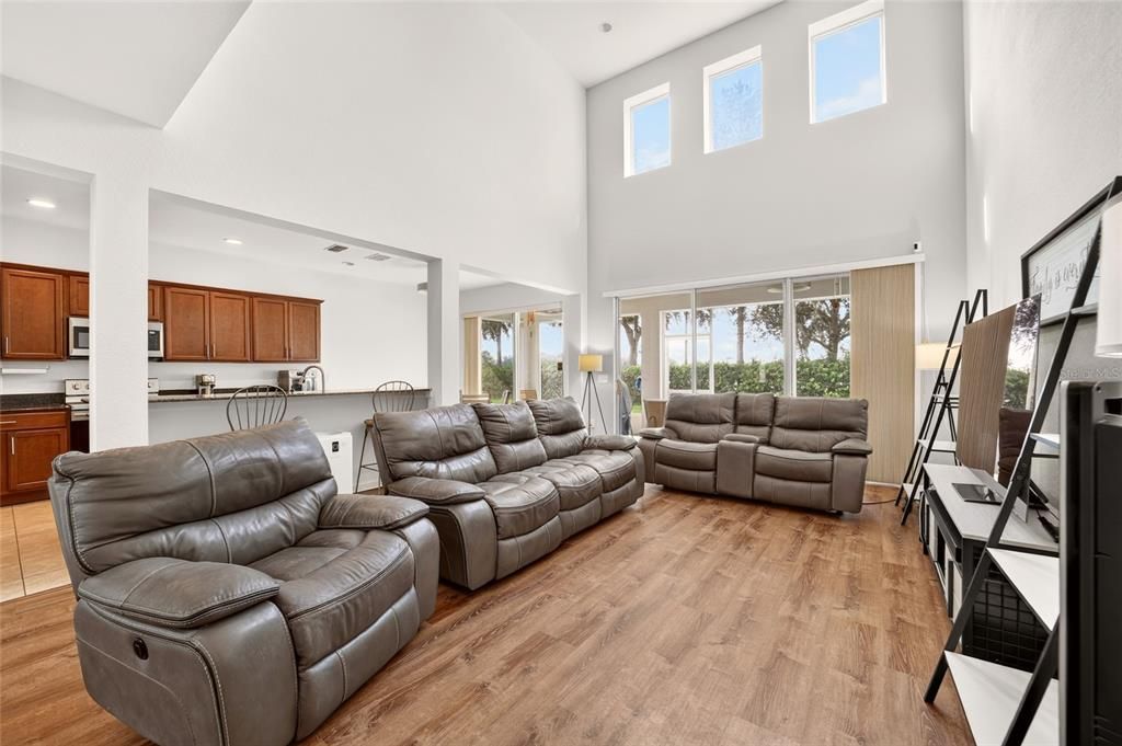 For Sale: $349,900 (4 beds, 2 baths, 2386 Square Feet)
