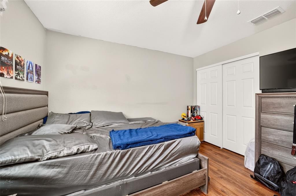 For Sale: $349,900 (4 beds, 2 baths, 2386 Square Feet)