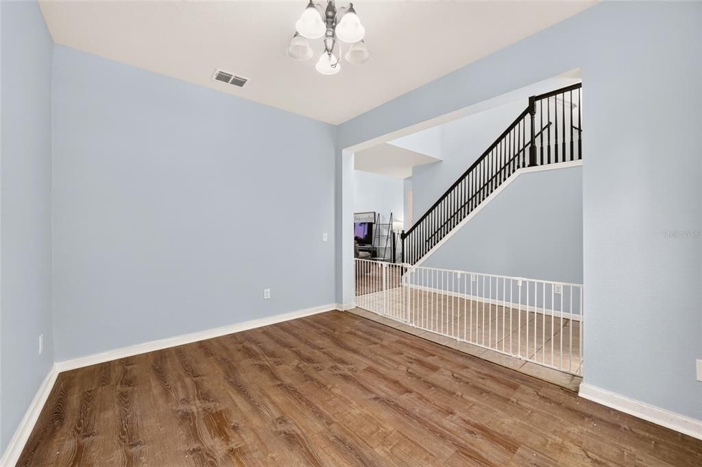 For Sale: $349,900 (4 beds, 2 baths, 2386 Square Feet)