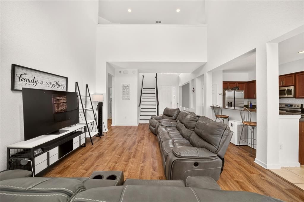 For Sale: $349,900 (4 beds, 2 baths, 2386 Square Feet)