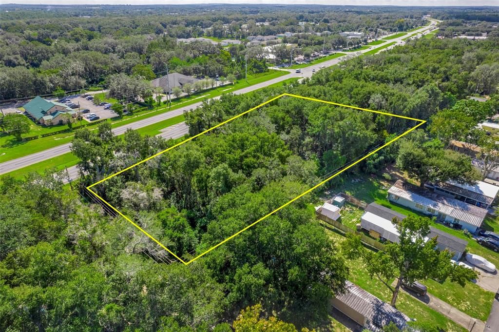 待售: $700,000 (1.67 acres)