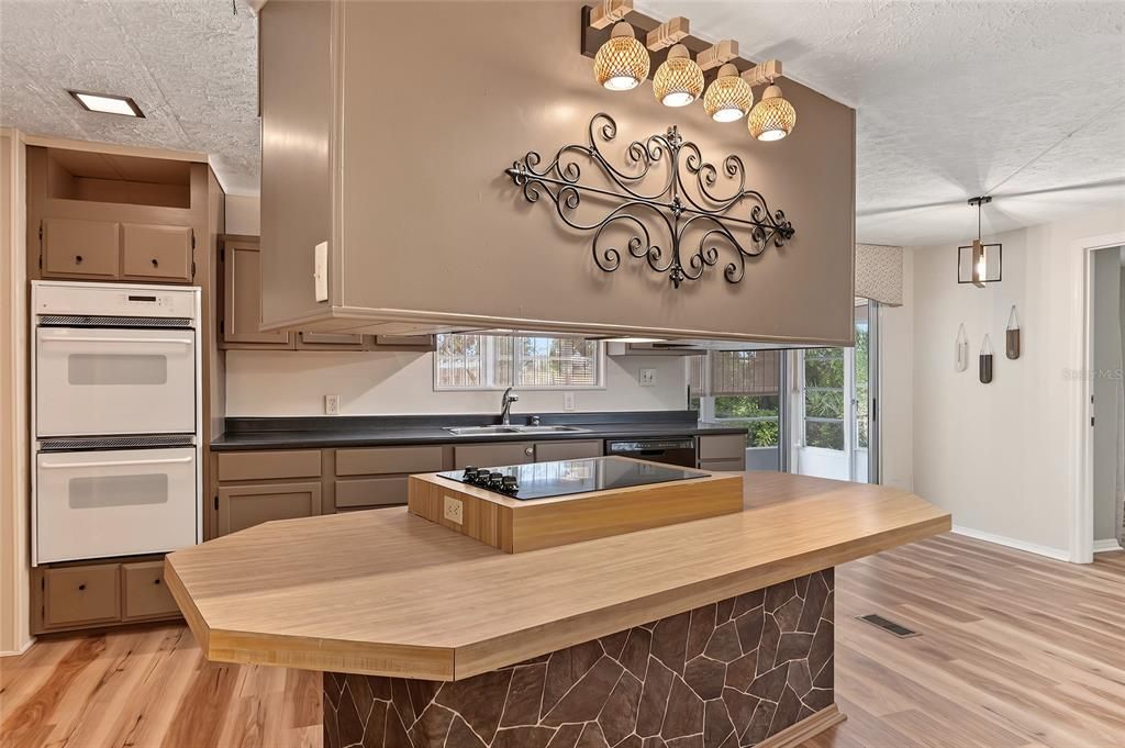 待售: $178,500 (3 贝兹, 2 浴室, 1288 平方英尺)