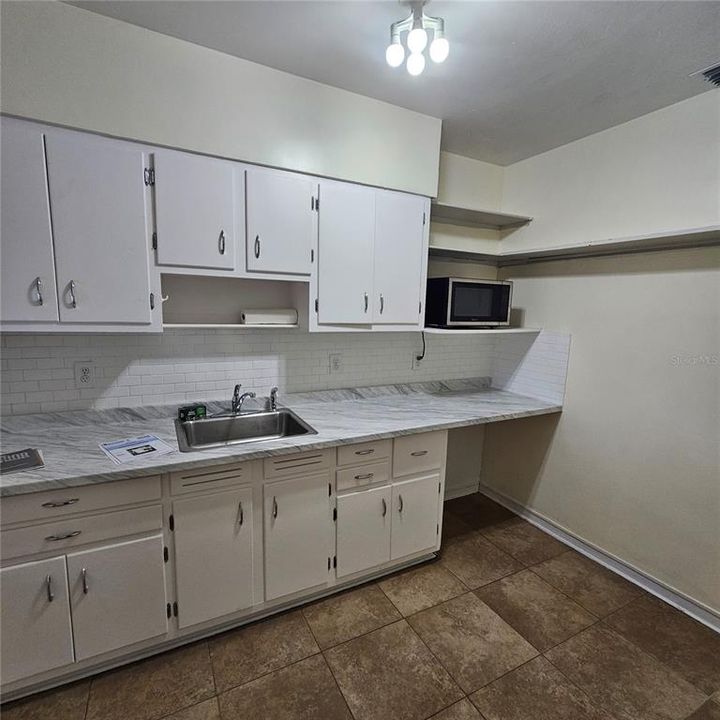En Venta: $717,000 (3 camas, 2 baños, 1527 Pies cuadrados)