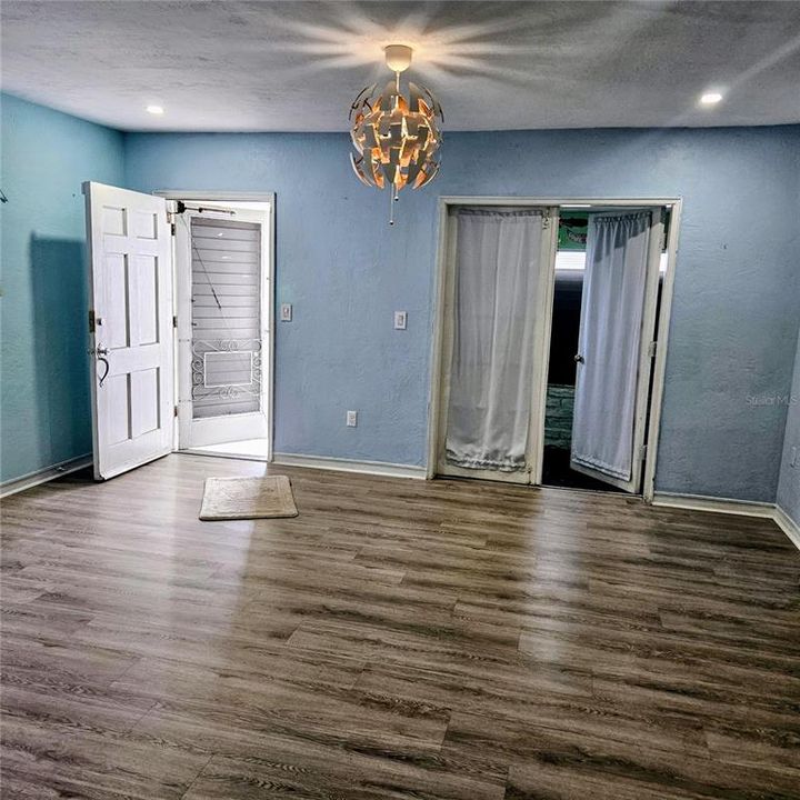 En Venta: $717,000 (3 camas, 2 baños, 1527 Pies cuadrados)