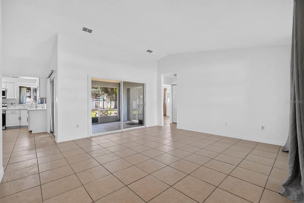 На продажу: $325,000 (3 спален, 2 ванн, 1563 Квадратных фут)