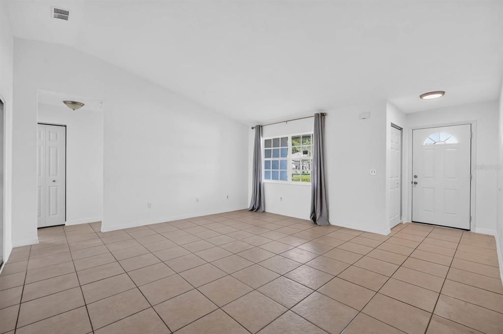 На продажу: $325,000 (3 спален, 2 ванн, 1563 Квадратных фут)