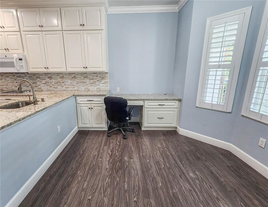 For Sale: $498,000 (3 beds, 2 baths, 2561 Square Feet)