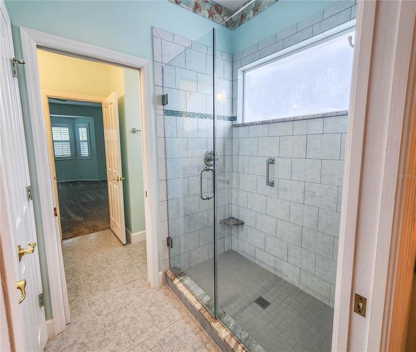 For Sale: $498,000 (3 beds, 2 baths, 2561 Square Feet)