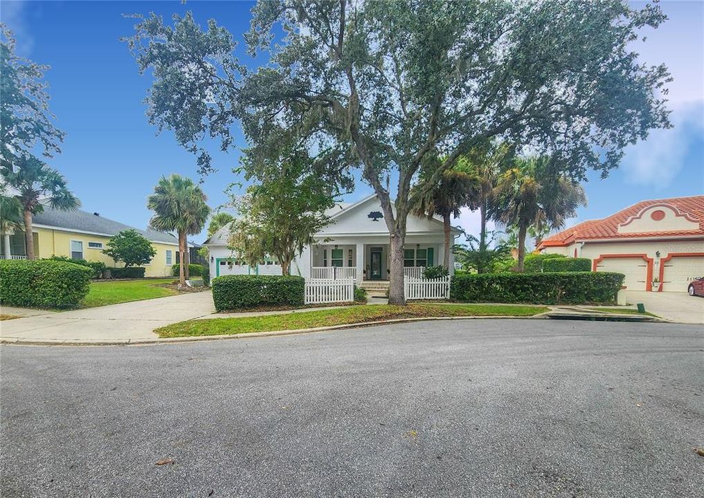 For Sale: $498,000 (3 beds, 2 baths, 2561 Square Feet)