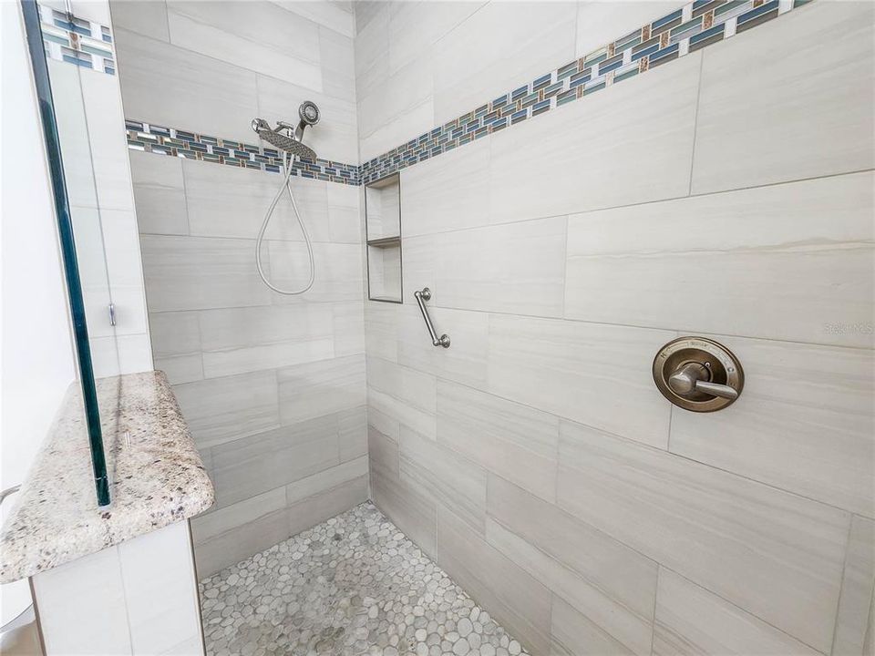 For Sale: $498,000 (3 beds, 2 baths, 2561 Square Feet)