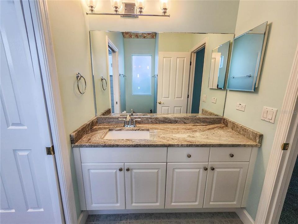 For Sale: $498,000 (3 beds, 2 baths, 2561 Square Feet)