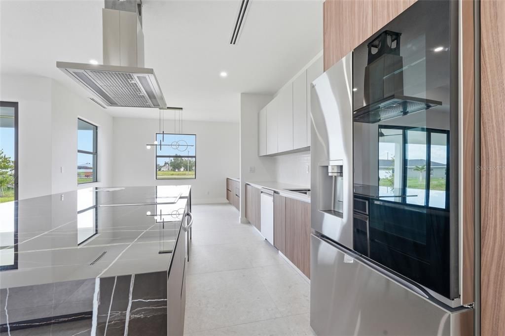 Active With Contract: $380,000 (3 beds, 2 baths, 1893 Square Feet)