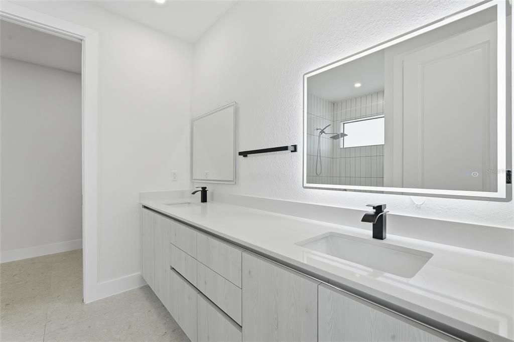 Active With Contract: $380,000 (3 beds, 2 baths, 1893 Square Feet)