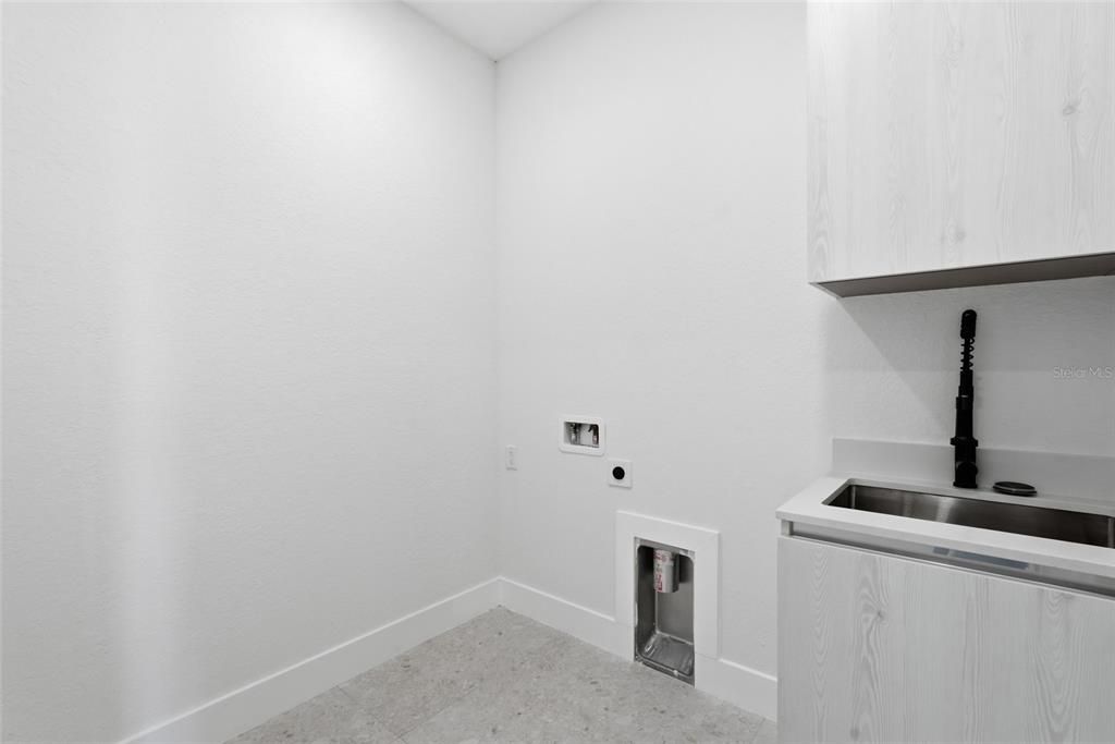 Active With Contract: $380,000 (3 beds, 2 baths, 1893 Square Feet)