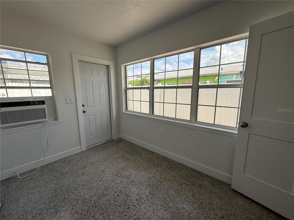 For Rent: $2,000 (1 beds, 1 baths, 646 Square Feet)
