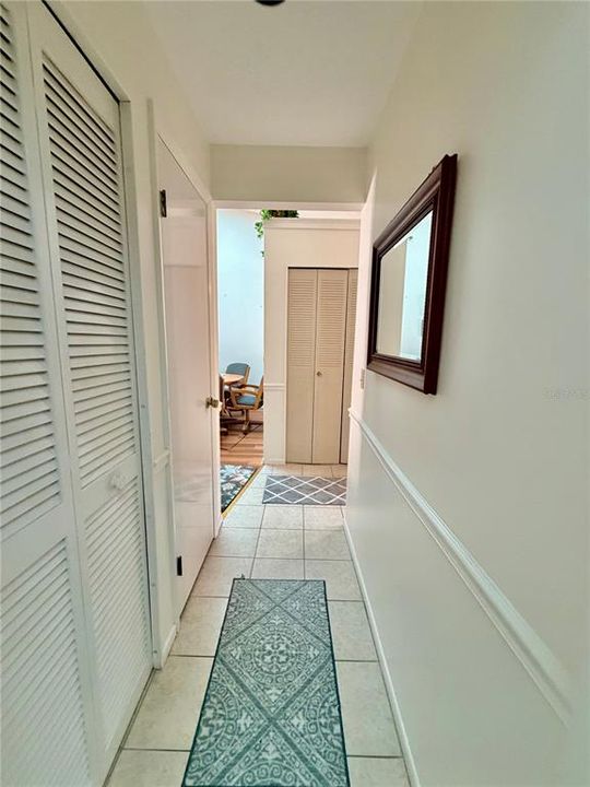For Sale: $199,900 (2 beds, 2 baths, 1060 Square Feet)