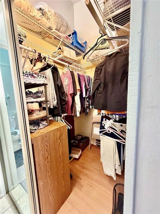 For Sale: $199,900 (2 beds, 2 baths, 1060 Square Feet)