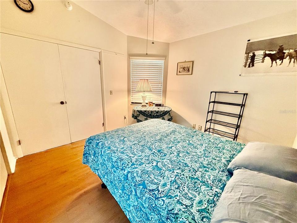 For Sale: $199,900 (2 beds, 2 baths, 1060 Square Feet)